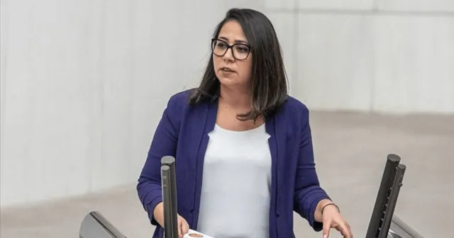 Sera Kadıgil, hastalara ayrılan muayene süresini gündeme taşıdı