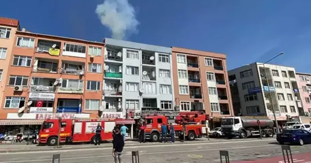 Çanakkale'de 4 katlı binada yangın