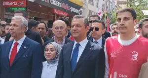 Özgür Özel, Büyük Gençlik Yürüyüşü'ne katıldı