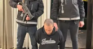 Interpol'ün kırmızı bültenle aradığı 2 isim İstanbul'da yakalandı