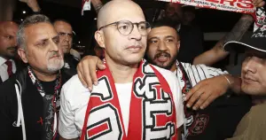 Alex de Souza imza için Antalya'da