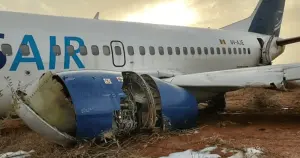 Senegal'de Boeing 737 uçağı kalkış sırasında düştü