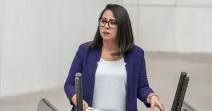 Sera Kadıgil, hastalara ayrılan muayene süresini gündeme taşıdı