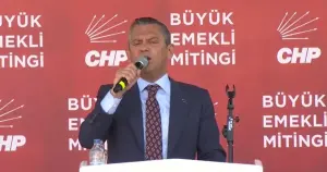 Özgür Özel, 'Büyük Emekli Mitingi'nde konuştu: "Emekli açım diyor onlar yurda git tatil yap diyor"
