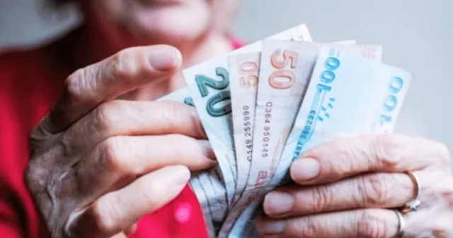Emekli bayram ikramiyesi ödemeleri başladı