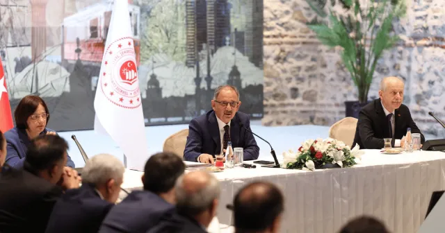 Mehmet Özhaseki: "Müsilaj kapıda bekliyor"