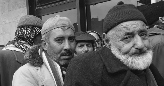 AK Partili emeklilerin oy davranışına ilişkin bir deneme: Vefasızlık ve vicdan  