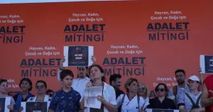Hayvan hakları savunucuları miting düzenledi