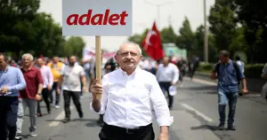 Özgür Özel'den 'Adalet Yürüyüşü' mesajı: Mücadelemiz sürecek