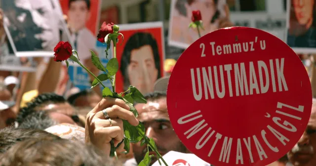 Madımak Katliamı'nda öldürülenler 31. yılında anılıyor