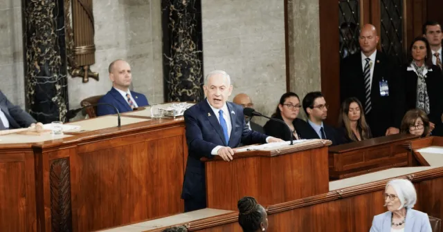 Benjamin Netanyahu için ABD kongresinde hem alkış hem protesto