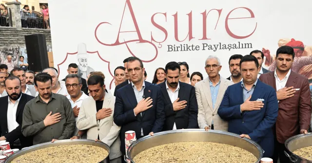 Şişli Belediyesi Aşure Lokması'nda başkandan "bağlama" sürprizi