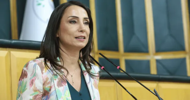 Tülay Hatimoğulları: "Görelim sizin politikalarınızı"