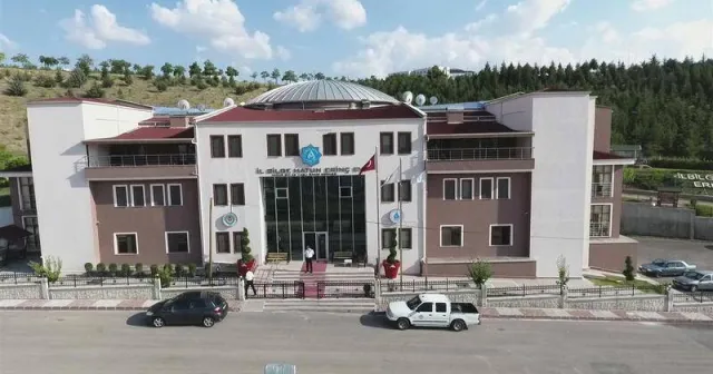 Bahçeli, Etimesgut Huzurevi'nin işletmesini CHP'li belediyeden aldı
