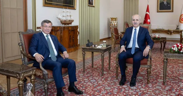 Numan Kurtulmuş'tan Ahmet Davutoğlu'na "anayasa" ziyareti