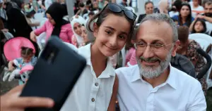 Eyüpsultan Belediyesi mahallelerde şenlik yapıyor
