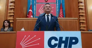 Özgür Özel, Özel Harekat Başkanının Bahçeli'nin elini öpmesine tepki gösterdi