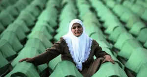 Balkanların kanayan yarası: Srebrenitsa Katliamı
