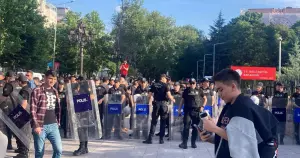 Meslek Kanununu protesto eden 25 öğretmen gözaltına alındı