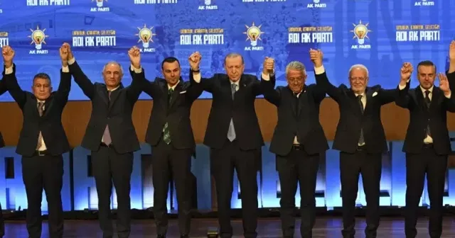 2 milletvekili ve 13 belediye başkanı AK Parti'ye katıldı