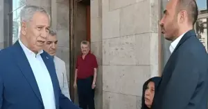 Bülent Arınç, Emine Şenyaşar’ın yanına gitti