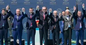 Kuvvet Komutanları Hüda Par Liderinin olduğu sahneye çıkmadı