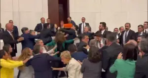 Meclis'teki yumruklu kavgada DEM Partili Koçyiğit'in kaşı yarıldı