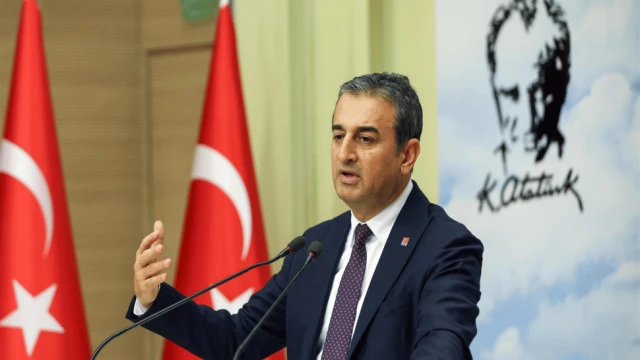 Burhanettin Bulut: "Hiçbir geliri ve güvencesi olmayan vatandaşlara yasal takip başlatmak vicdansızlık değil midir"