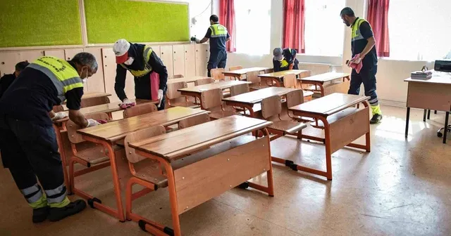 Ankara Büyükşehir Belediyesi 22 okulu temizledi