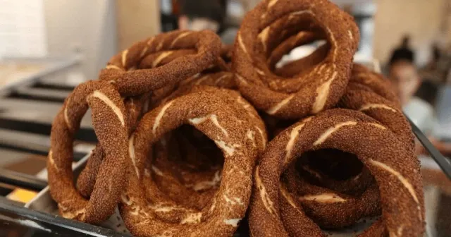 Gamze Akkuş İlgezdi: "Simit 15 lira. Vatandaş nasıl geçinecek?"