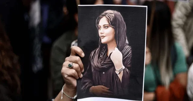 İran Cumhurbaşkanı Pezeşkiyan: Ahlak polisi kadınları artık 'rahatsız etmeyecek'