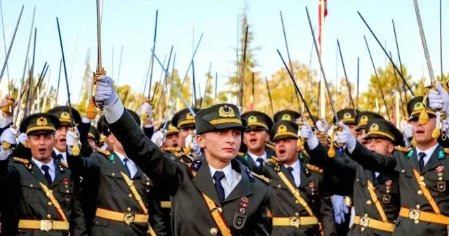 MSB'den teğmenlerin yeminine ilişkin açıklama: Olay her yönüyle incelenmektedir