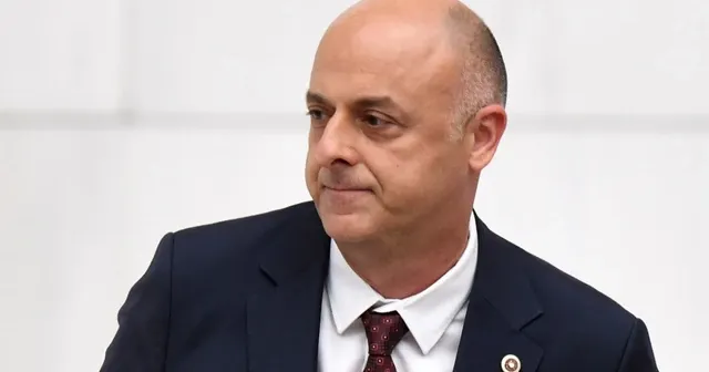 Ümit Özlale İYİ Parti'den istifa etti