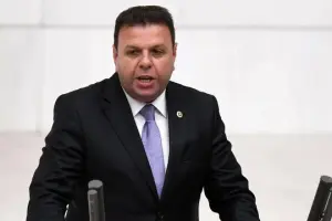 Ediz Ün CHP'den istifa etti