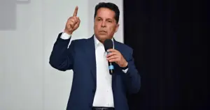 Esenyurt Belediye Başkanı Özer, "Halk istemiyorsa ben de istemiyorum" diyerek projeyi durdurdu