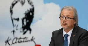 İlhan Uzgel: Putin'in ve Amerika'nın elinde Erdoğan'a ilişkin bilgi ve belgeler var