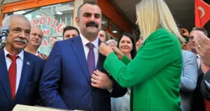İYİ Parti'den istifa eden belediye başkanı CHP'ye katıldı
