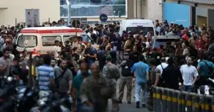 Lübnan'da çağrı cihazlarının ardından el telsizleri patlatıldı