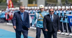 Mısır Cumhurbaşkanı Sisi Ankara'da: Erdoğan havalimanında karşıladı