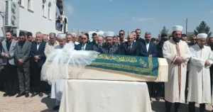 Narin Güran kendi köyünde defnedildi