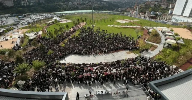 Ayşenur Halil'in okul arkadaşlarından protesto