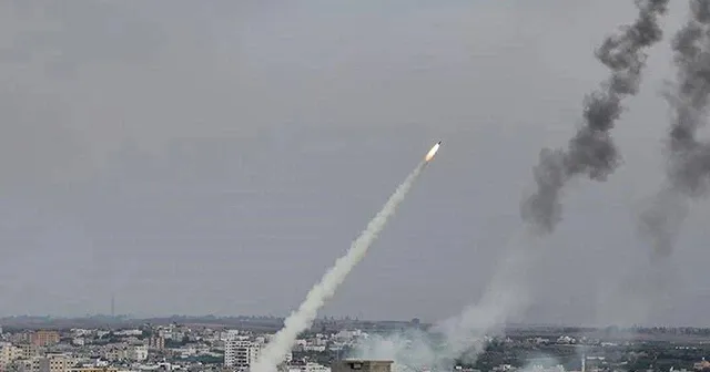 Hamas'tan İsrail'in başkenti Tel Aviv'e füze saldırısı