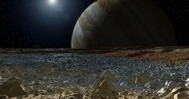 Jupiter'in uydusu Europa'da yaşam izleri aranacak: Uzay aracı fırlatılıyor
