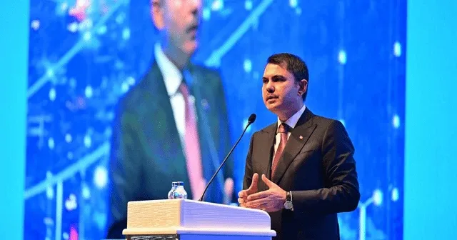 Murat Kurum: "Elazığ’da 20 ağır hasarlı, 517 az hasarlı; Malatya’da 18 az hasarlı bina tespit edildi"