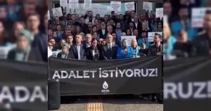 DEVA Partililer adliye önünde "yenidoğan çetesini" protesto etti