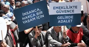 Emekliler Ankara yolunda: ‘İnsan zinciri’ yürüyüşü İzmir’de başladı