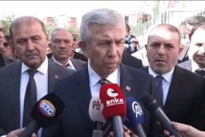 Mansur Yavaş: "Hala hijyen desteği isteyen okullar var. Temizlemeye devam ediyoruz"