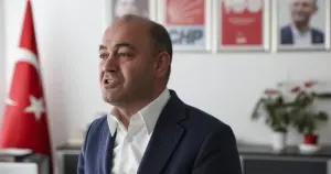 Özgür Karabat: "AKP kuryeleri koruyacak düzenlemeler yapacağına onlara ek vergi getirip daha fazla sömürüyor"