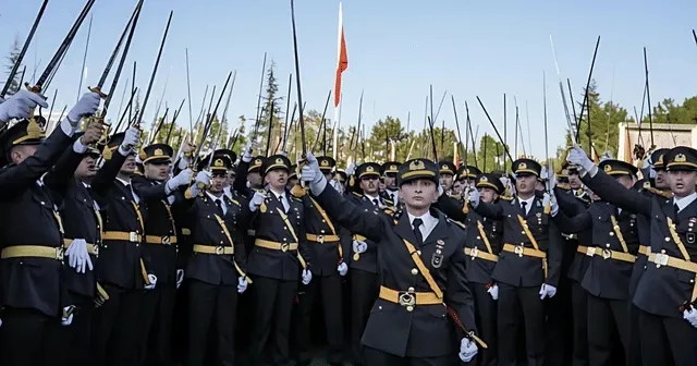 52 baro teğmenlerin 'ihraç' talebine ilişkin ortak bir açıklama yaptı