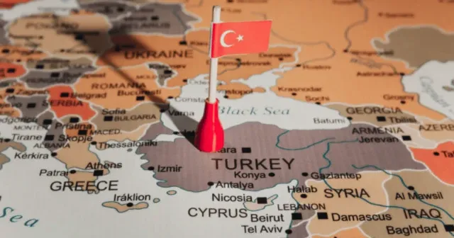 Cumhuriyetin ilginç bir döneminden geçiyoruz